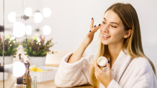 Winter Skincare for Hands & Feet – Nail Salon Tips for Hydrated Skin