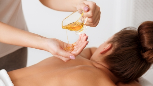 Aromatherapy & Massage – How Essential Oils Enhance Relaxation